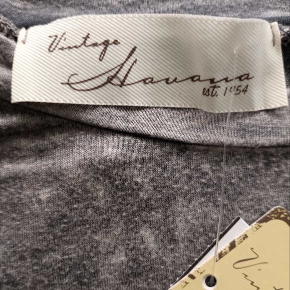 NWT Vintage Havana Grey Front Arrow Design Split Back Pullover Size Medium - Picture 4 of 7